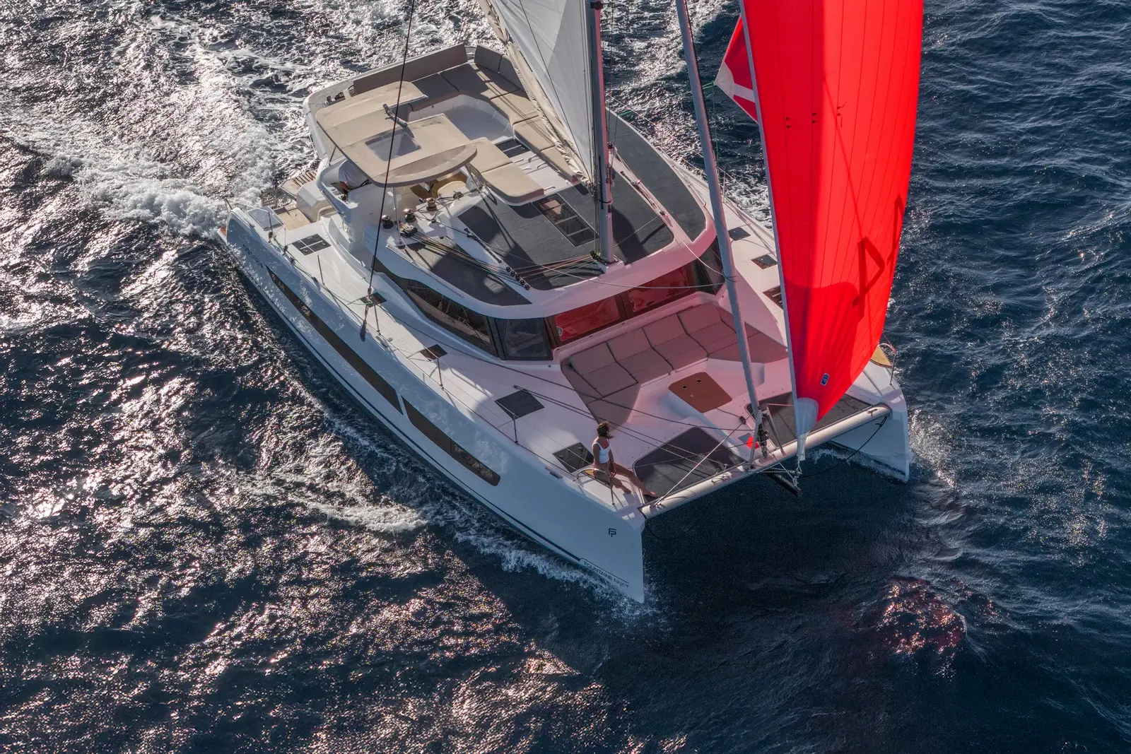 Fountaine Pajot FP 44 – vue extérieure du catamaran neuf aux Antilles Fountaine Pajot FP 44 – vue extérieure du catamaran neuf aux Antilles