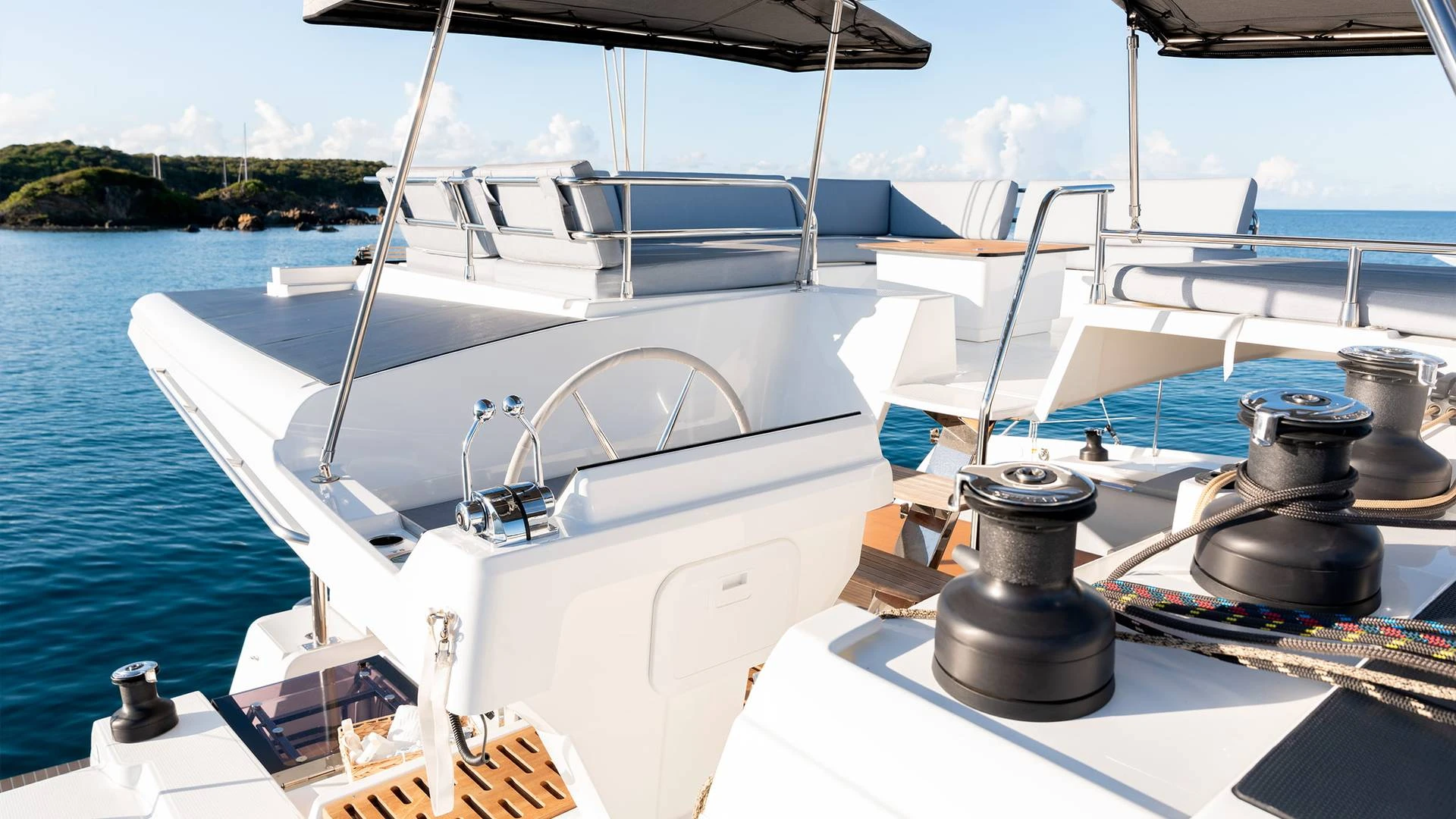 Fountaine Pajot FP 51 – Accastillage Lewmar et gréement upgradé Fountaine Pajot FP 51 – Accastillage Lewmar et gréement upgradé