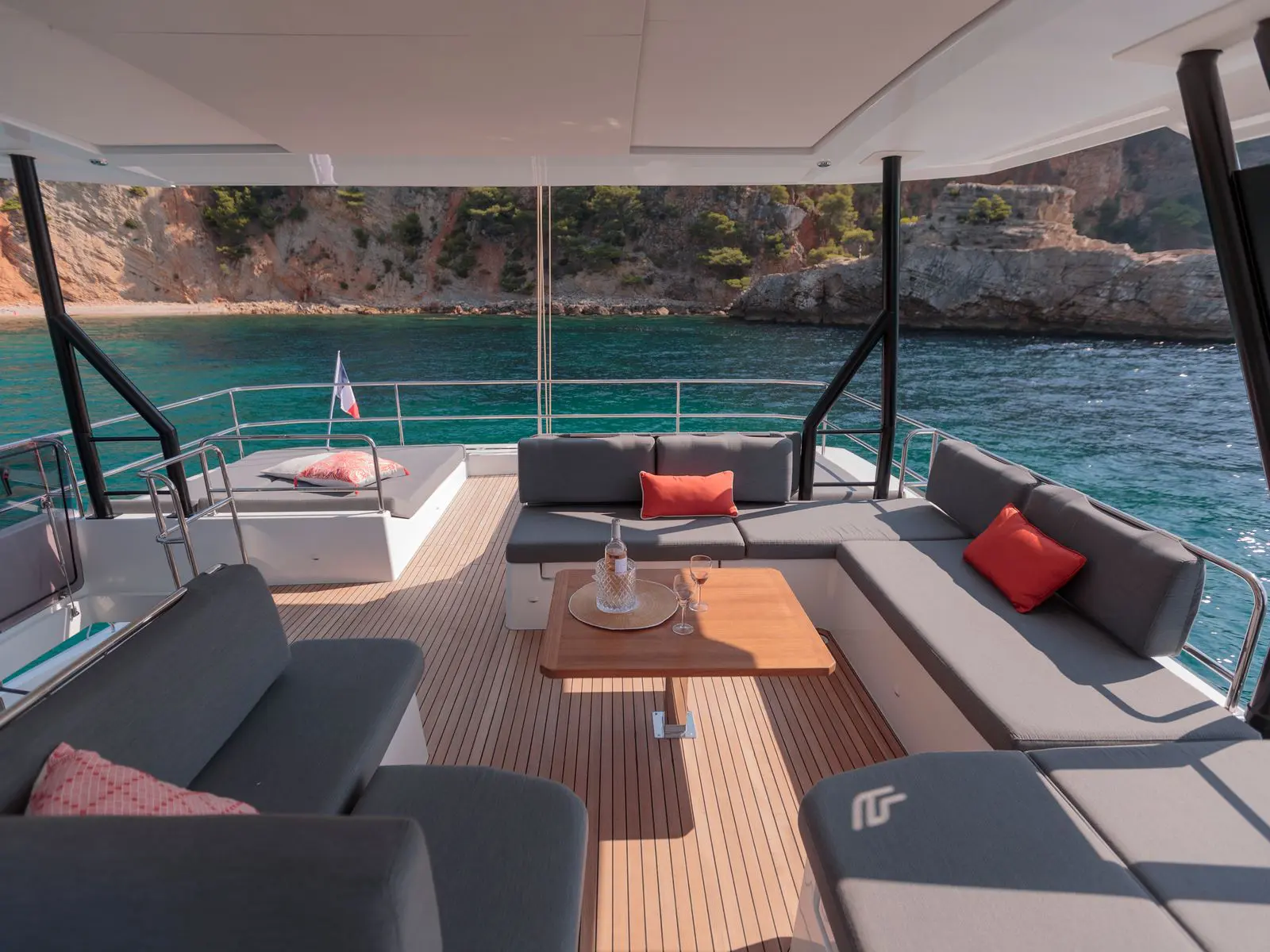 Fountaine Pajot Samana 59 – The flybridge 2 Fountaine Pajot Samana 59 – The flybridge 2