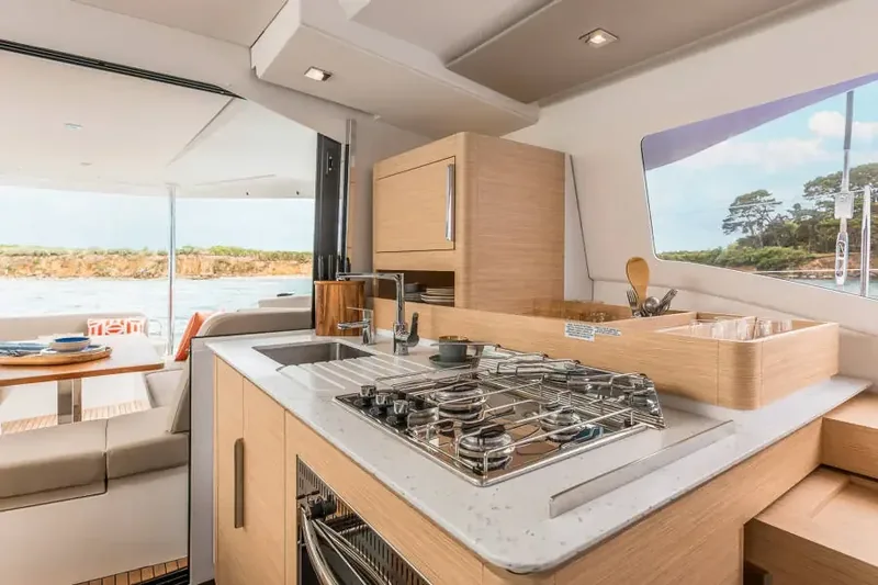 Fountaine Pajot FP 41 – Confort intelligent, à la mer comme au mouillage 1 Fountaine Pajot FP 41 – Confort intelligent, à la mer comme au mouillage 1