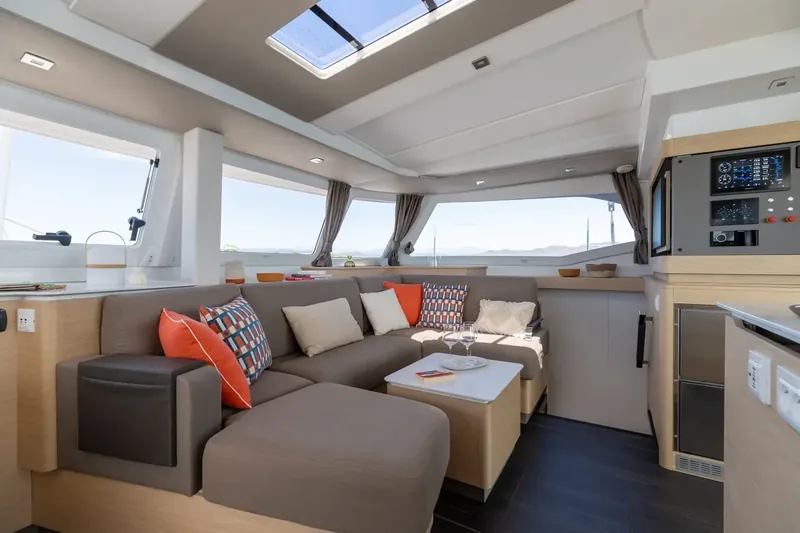 Fountaine Pajot FP 44 – Un design intérieur signé 2 Fountaine Pajot FP 44 – Un design intérieur signé 2