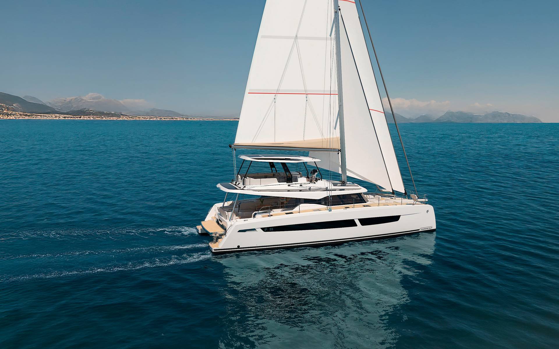 Fountaine Pajot FP 55 – vue extérieure du catamaran neuf aux Antilles Fountaine Pajot FP 55 – vue extérieure du catamaran neuf aux Antilles