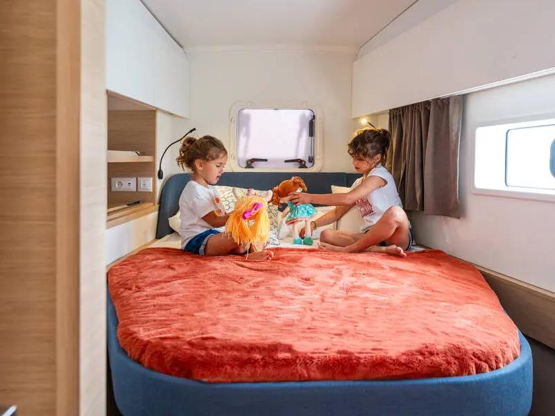 Fountaine Pajot FP 41 – photo 5 du catamaran neuf aux Antilles