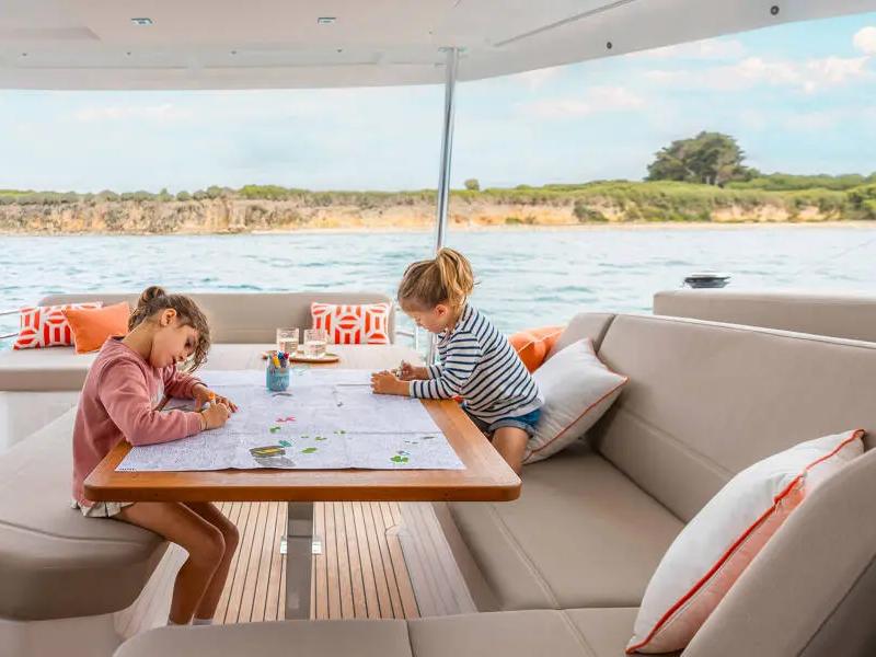 Fountaine Pajot FP 41 – photo 10 du catamaran neuf aux Antilles
