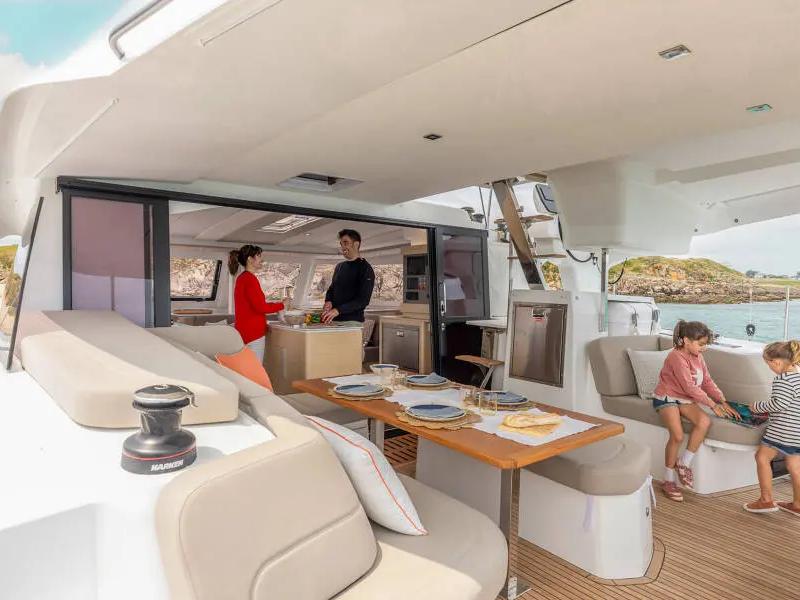 Fountaine Pajot FP 41 – photo 12 du catamaran neuf aux Antilles