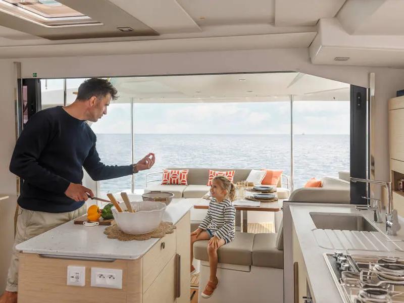 Fountaine Pajot FP 41 – photo 15 du catamaran neuf aux Antilles