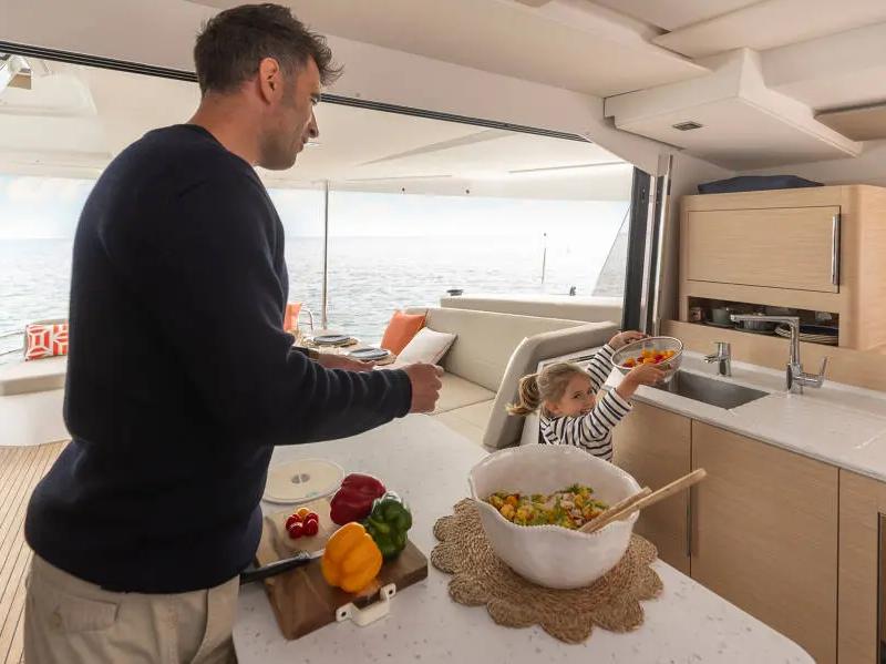 Fountaine Pajot FP 41 – photo 16 du catamaran neuf aux Antilles