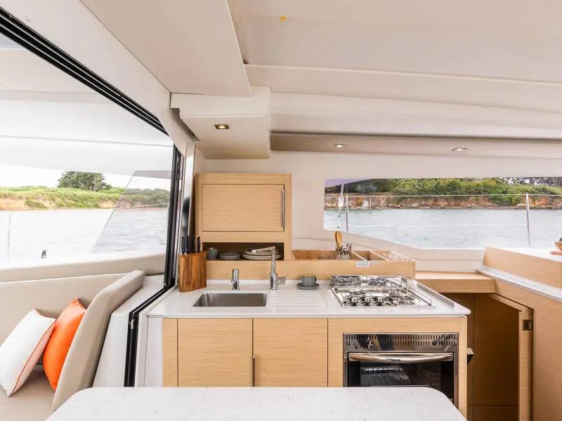 Fountaine Pajot FP 41 – photo 19 du catamaran neuf aux Antilles