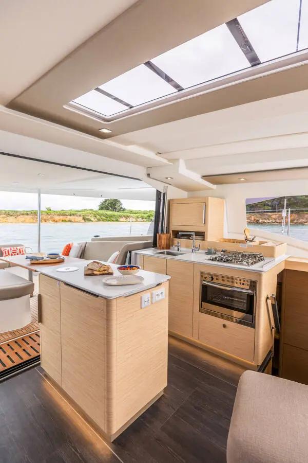 Fountaine Pajot FP 41 – photo 20 du catamaran neuf aux Antilles