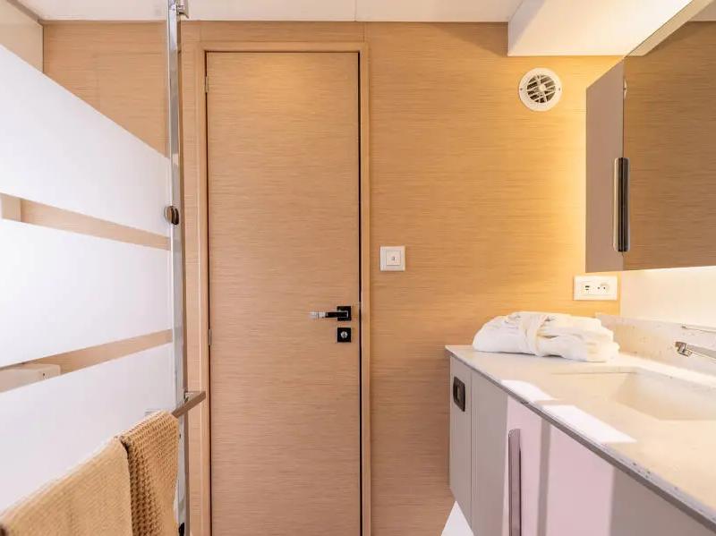 Fountaine Pajot FP 41 – photo 24 du catamaran neuf aux Antilles