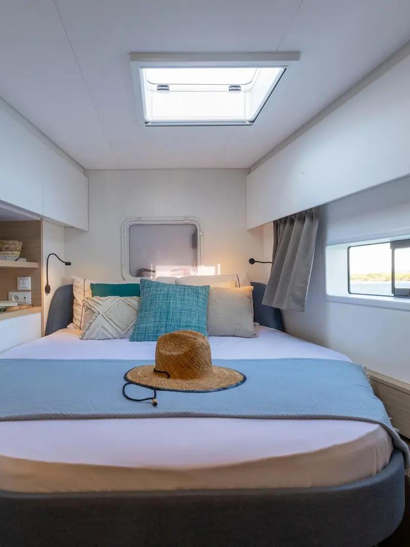 Fountaine Pajot FP 44 – photo 35 du catamaran neuf aux Antilles