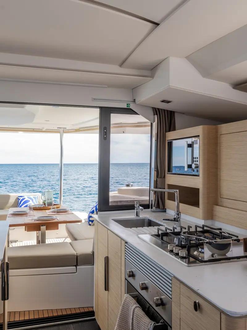 Fountaine Pajot FP 44 – photo 41 du catamaran neuf aux Antilles