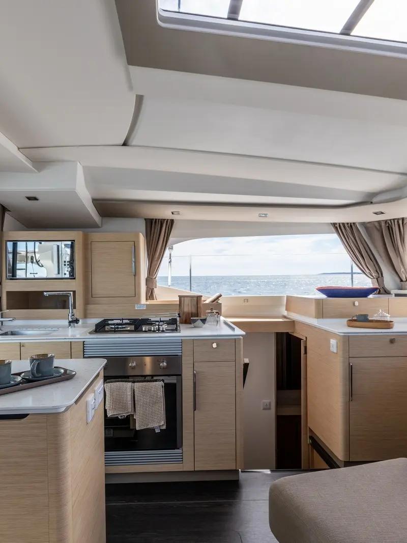 Fountaine Pajot FP 44 – photo 40 du catamaran neuf aux Antilles