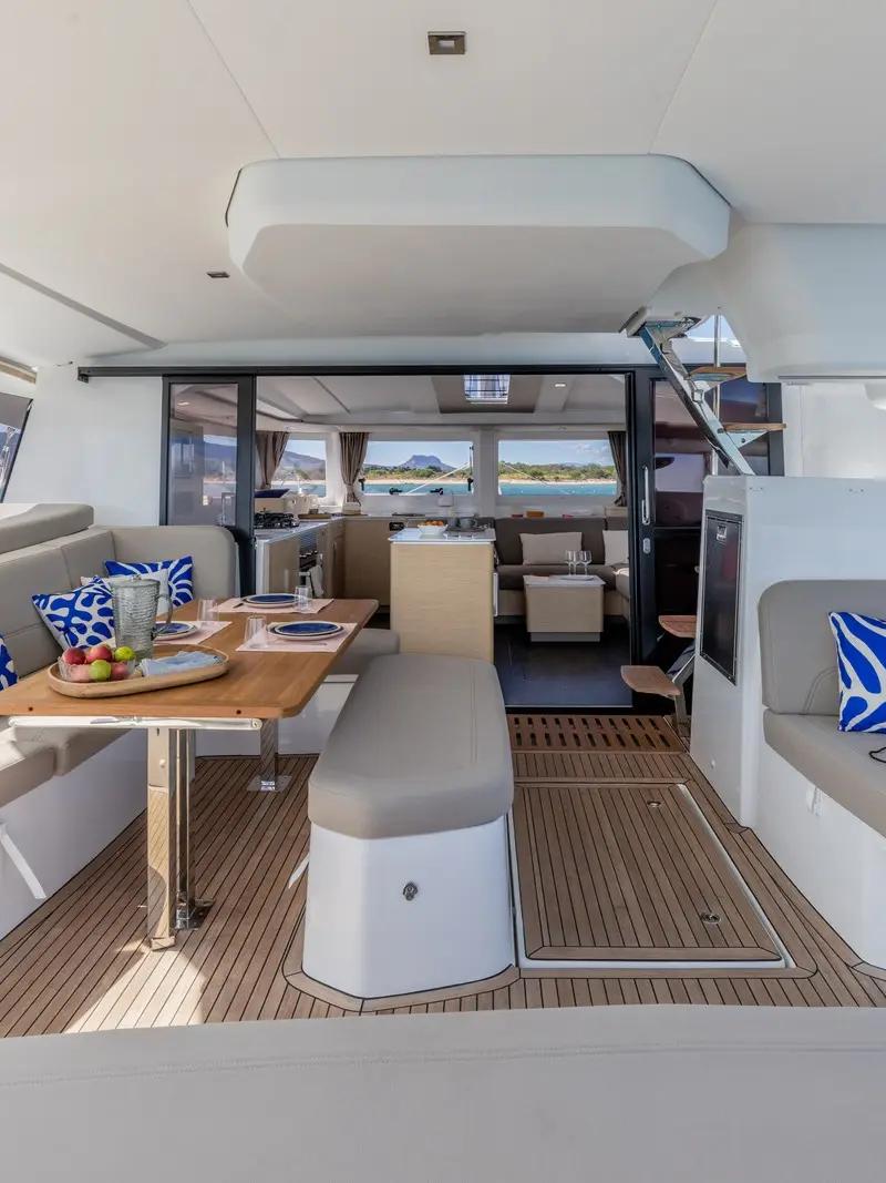 Fountaine Pajot FP 44 – photo 53 du catamaran neuf aux Antilles