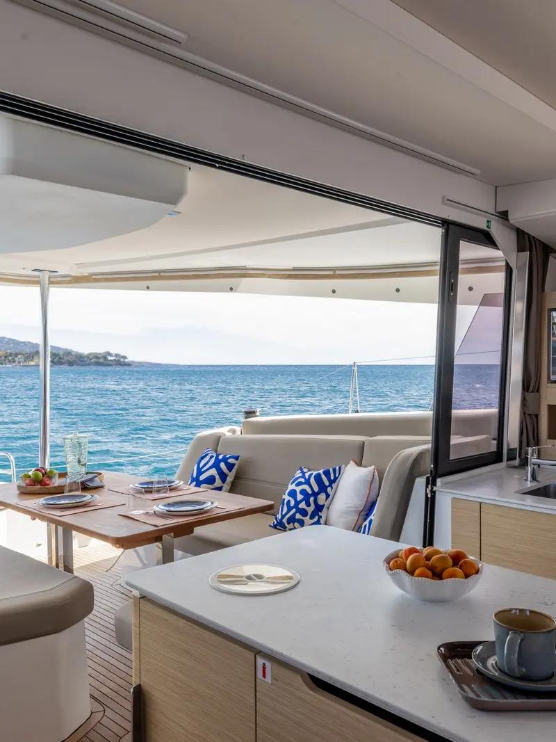 Fountaine Pajot FP 44 – photo 55 du catamaran neuf aux Antilles