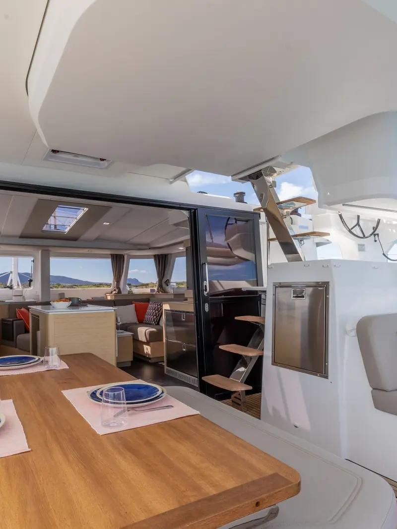 Fountaine Pajot FP 44 – photo 51 du catamaran neuf aux Antilles