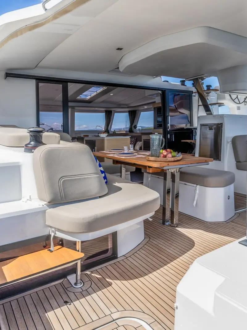 Fountaine Pajot FP 44 – photo 52 du catamaran neuf aux Antilles